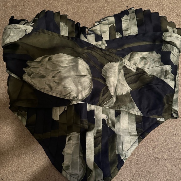 Corset - Picture 1 of 1